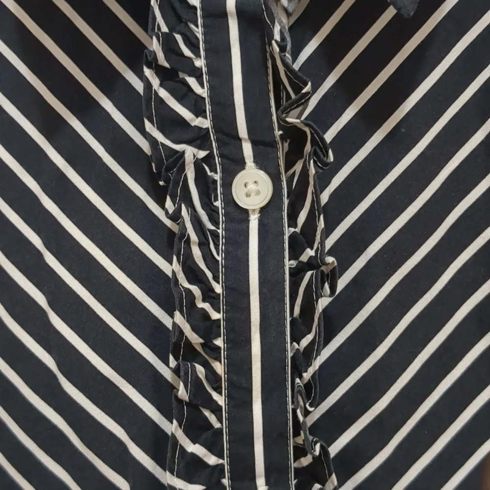 TALBOTS Long Sleeve Button up Shirt Size L - Picture 3 of 7